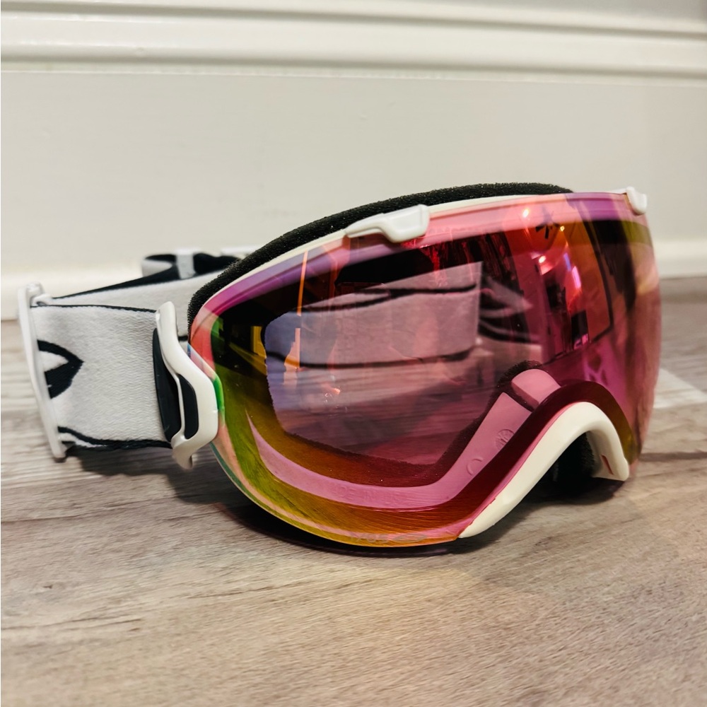 Women’s SMITH ski/snowboarding goggles